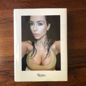 KIM KARDASHIAN SELFIE BOOK